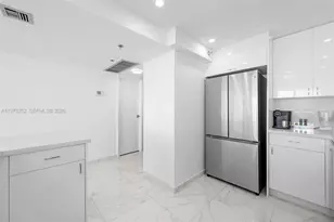 4101 Pine Tree Dr, Miami Beach, FL 33140 - Photo 9