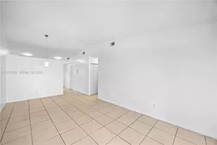 7570 NW 173rd Ln, Hialeah, FL 33015 - Photo 9