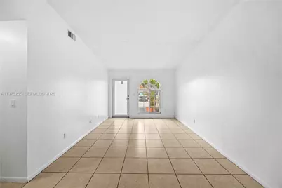 7570 NW 173rd Ln, Hialeah, FL 33015 - Photo 11