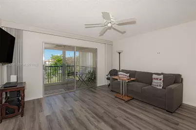 1200 SW 137th Ave #402E, Pembroke Pines, FL 33027 - Photo 9