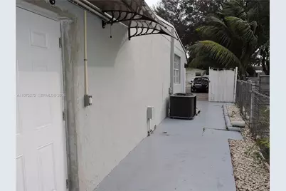 551 E 39th St, Hialeah, FL 33013 - Photo 7