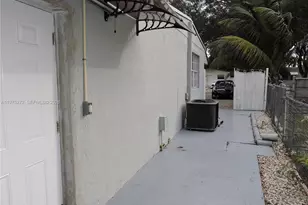 551 E 39th St, Hialeah, FL 33013 - Photo 7