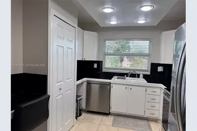 9310 Sunrise Lakes Blvd #304, Sunrise, FL 33322 - Photo 3