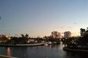 401 Golden Isles Dr, Hallandale Beach, FL 33009 - Photo 31