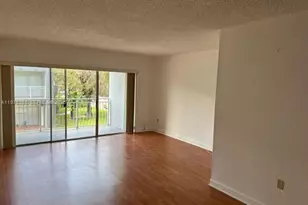 9373 Fontainebleau Blvd, Miami, FL 33172 - Photo 7