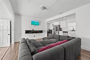919 NW 66th St, Miami, FL 33150 - Photo 9