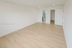 17911 NW 68th Ave, Hialeah, FL 33015 - Photo 23