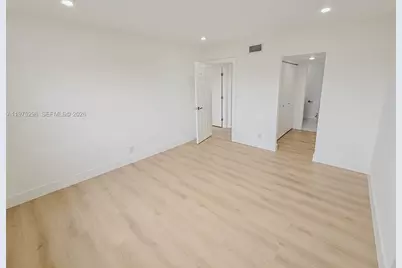 17911 NW 68th Ave #O208, Hialeah, FL 33015 - Photo 17