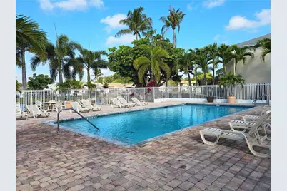 216 W Riverbend Dr, Sunrise, FL 33326 - Photo 29