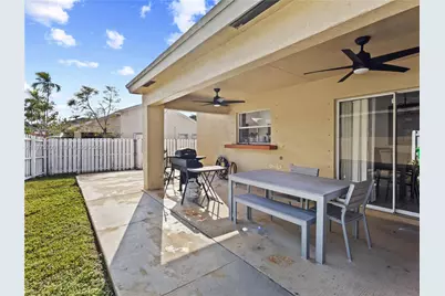 216 W Riverbend Dr, Sunrise, FL 33326 - Photo 21