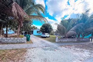 1086 NW 101st St, Miami, FL 33150 - Photo 3