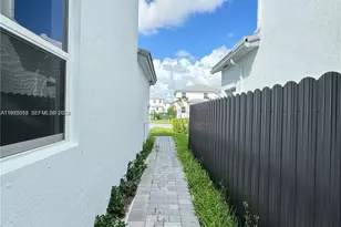 14894 SW 163rd St, Miami, FL 33187 - Photo 15