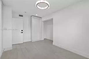 877 NE 195th St, Miami, FL 33179 - Photo 19