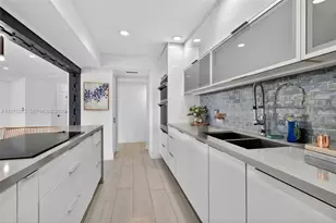 877 NE 195th St, Miami, FL 33179 - Photo 5