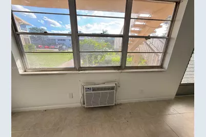 210 Canterbury J #210, West Palm Beach, FL 33417 - Photo 3