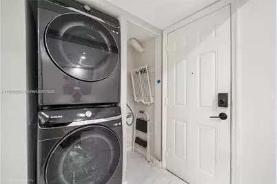 10000 NW 80th Ct #2102-1, Hialeah Gardens, FL 33016 - Photo 3