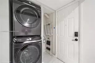 10000 NW 80th Ct, Hialeah Gardens, FL 33016 - Photo 3