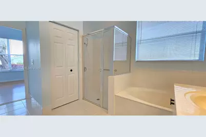 8214 Bellafiore Way, Boynton Beach, FL 33472 - Photo 25