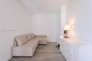 460 NE 28th St, Miami, FL 33137 - Photo 9