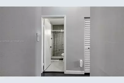 6353 NW 190th Ter, Hialeah, FL 33015 - Photo 11