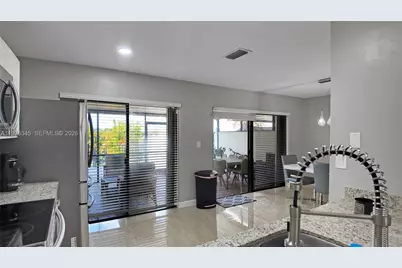 6353 NW 190th Ter, Hialeah, FL 33015 - Photo 9