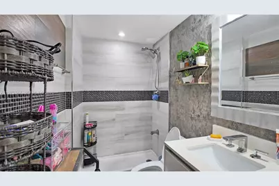 1461 E 7th Ct, Hialeah, FL 33010 - Photo 25