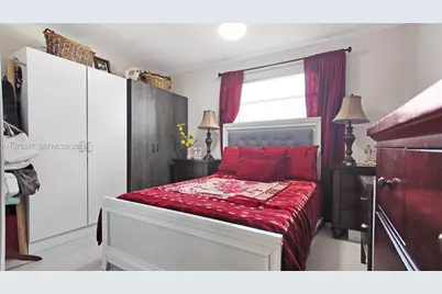 1461 E 7th Ct, Hialeah, FL 33010 - Photo 17