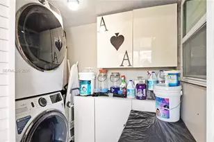 1461 E 7th Ct, Hialeah, FL 33010 - Photo 31