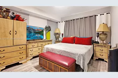 1461 E 7th Ct, Hialeah, FL 33010 - Photo 9