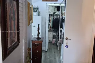 1000 St Charles Pl, Pembroke Pines, FL 33026 - Photo 17