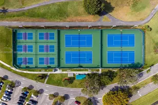 12750 SW 4th Ct, Pembroke Pines, FL 33027 - Photo 17