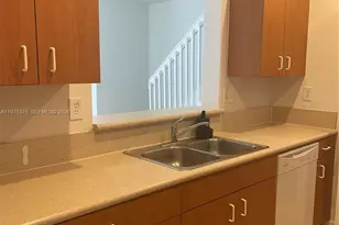 942 NE 42nd Pl, Homestead, FL 33033 - Photo 7