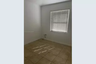 942 NE 42nd Pl, Homestead, FL 33033 - Photo 3