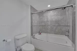 601 NE 36th St, Miami, FL 33137 - Photo 9