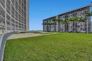 601 NE 36th St, Miami, FL 33137 - Photo 21