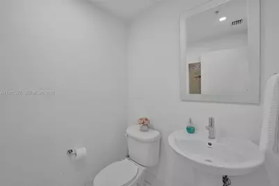 601 NE 36th St #811, Miami, FL 33137 - Photo 11