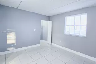 6045 NW 186th St, Hialeah, FL 33015 - Photo 23