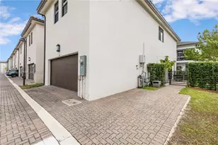 4301 NW 81st Ct, Doral, FL 33166 - Photo 47