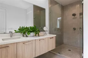 4301 NW 81st Ct, Doral, FL 33166 - Photo 23