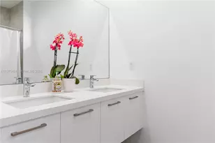 4301 NW 81st Ct, Doral, FL 33166 - Photo 29