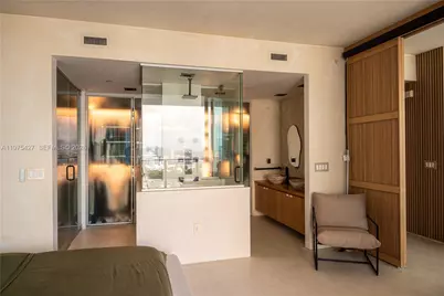 1040 Biscayne Blvd #Apt 2905, Miami, FL 33132 - Photo 7