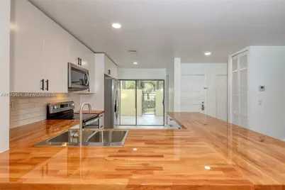 3905 Adra Ave #J-46B, Doral, FL 33178 - Photo 3