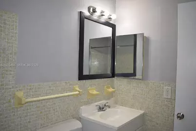 3841 NE 3rd Ave #2, Oakland Park, FL 33334 - Photo 7