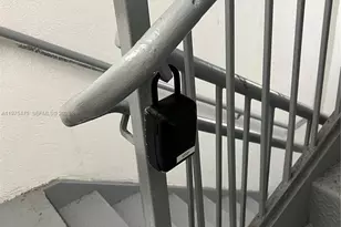 5077 NW 7th St, Miami, FL 33126 - Photo 11