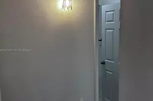 109 SW 1st Ave, Hallandale Beach, FL 33009 - Photo 15