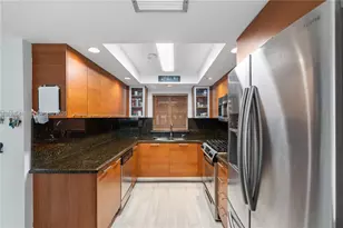 7282 Jacaranda Ln, Miami Lakes, FL 33014 - Photo 25