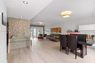 7282 Jacaranda Ln, Miami Lakes, FL 33014 - Photo 17