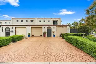 7282 Jacaranda Ln, Miami Lakes, FL 33014 - Photo 9