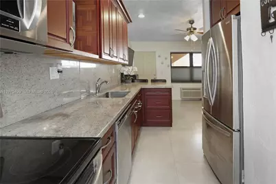 302 New Hampshire St #3AB, Hollywood, FL 33019 - Photo 11
