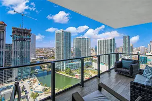 68 SE 6th St, Miami, FL 33131 - Photo 31